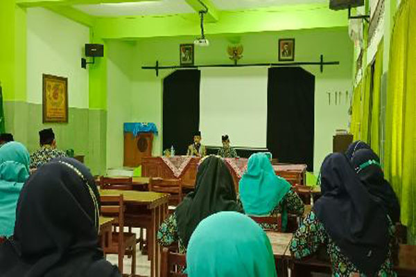 KAJIAN TAFSIR PENGUAT IMAN BERSAMA KH. ULIL ALBAB.