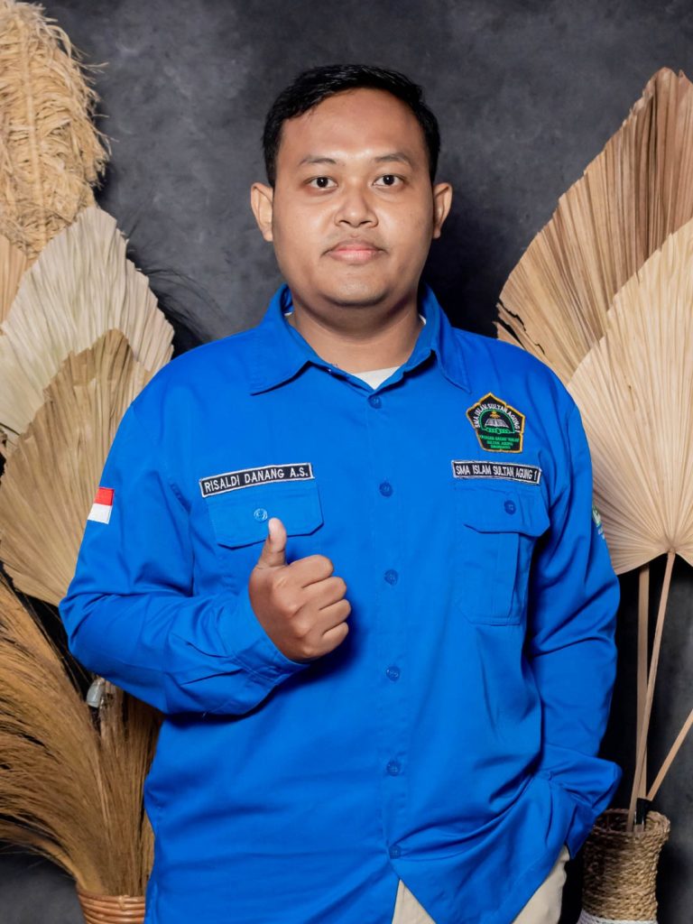 MEMBANGUN KARAKTER MELALUI PENDIDIKAN SEJARAH