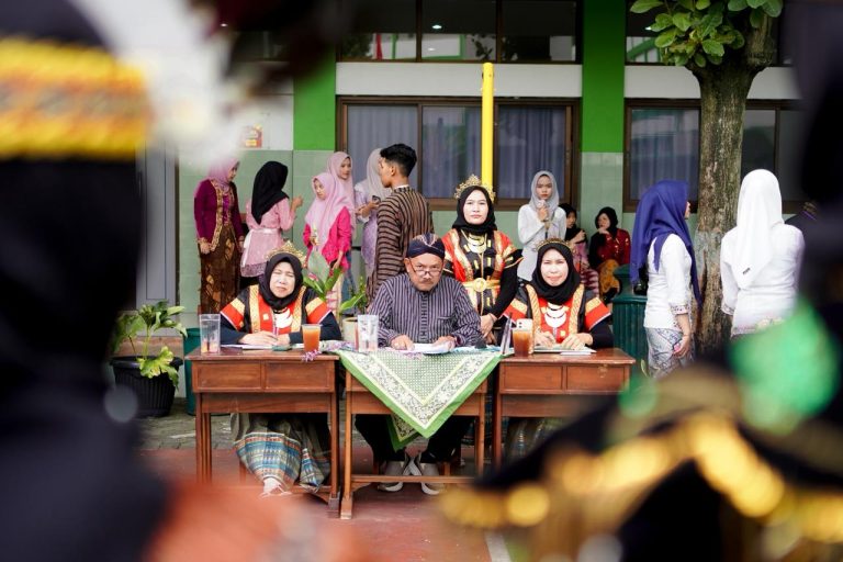 SMA Islam Sultan Agung 1 Semarang Rayakan Hari Kartini: Keindahan dan Kekuatan Perempuan Indonesia Bersinar
